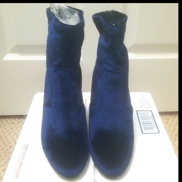 Steve Madden Blue Velvet Sock Bootie NWOT(8.5) - Picture 12 of 12